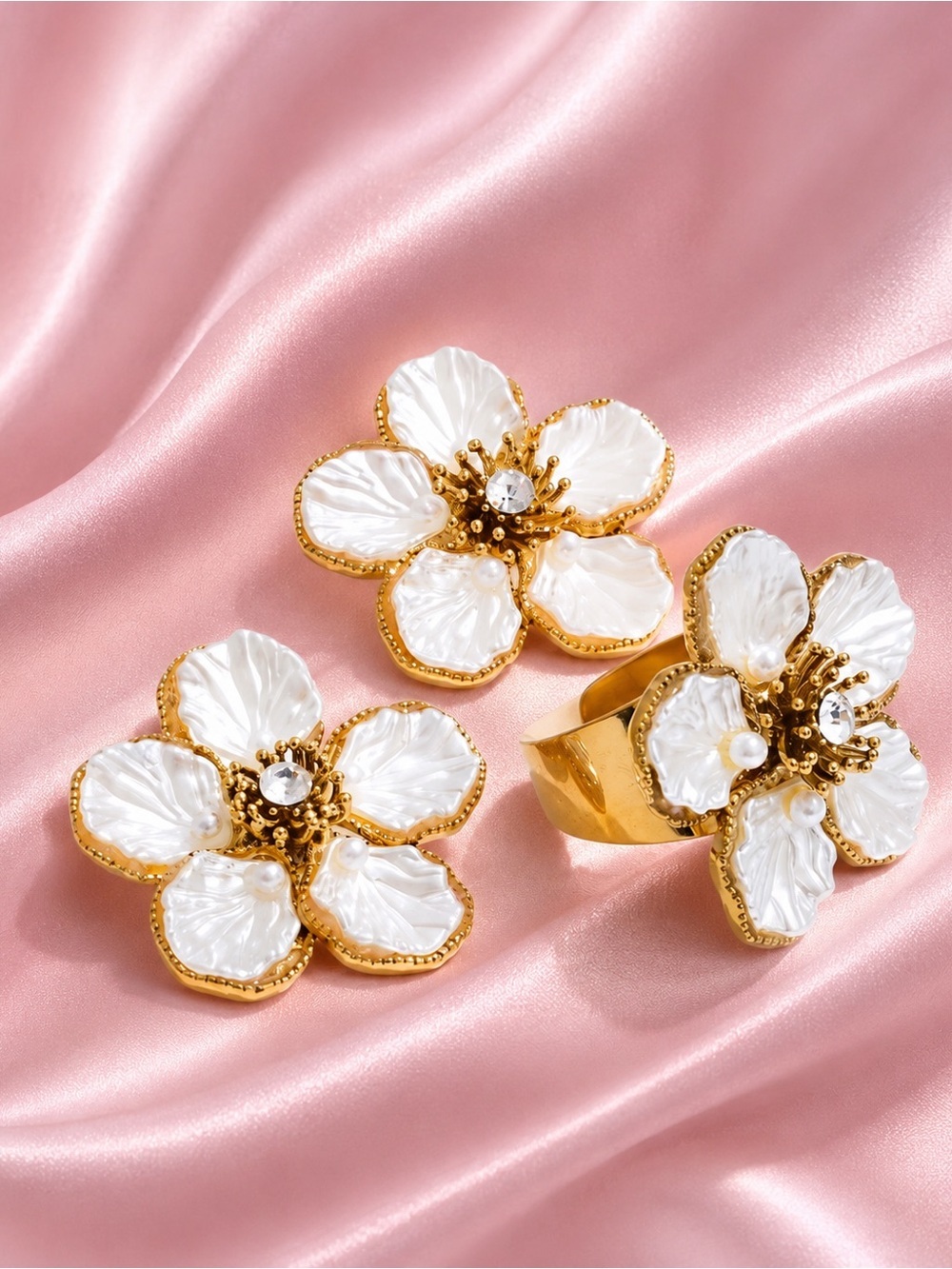 White Floral Gold Ring&Earrings Set